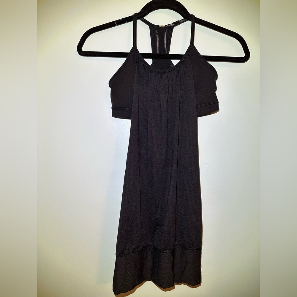 Lululemon No Limit  2 in 1 tank - size 4